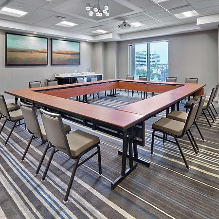 Doubletree By Hilton Edmonton Downtown Hotel Bagian luar foto