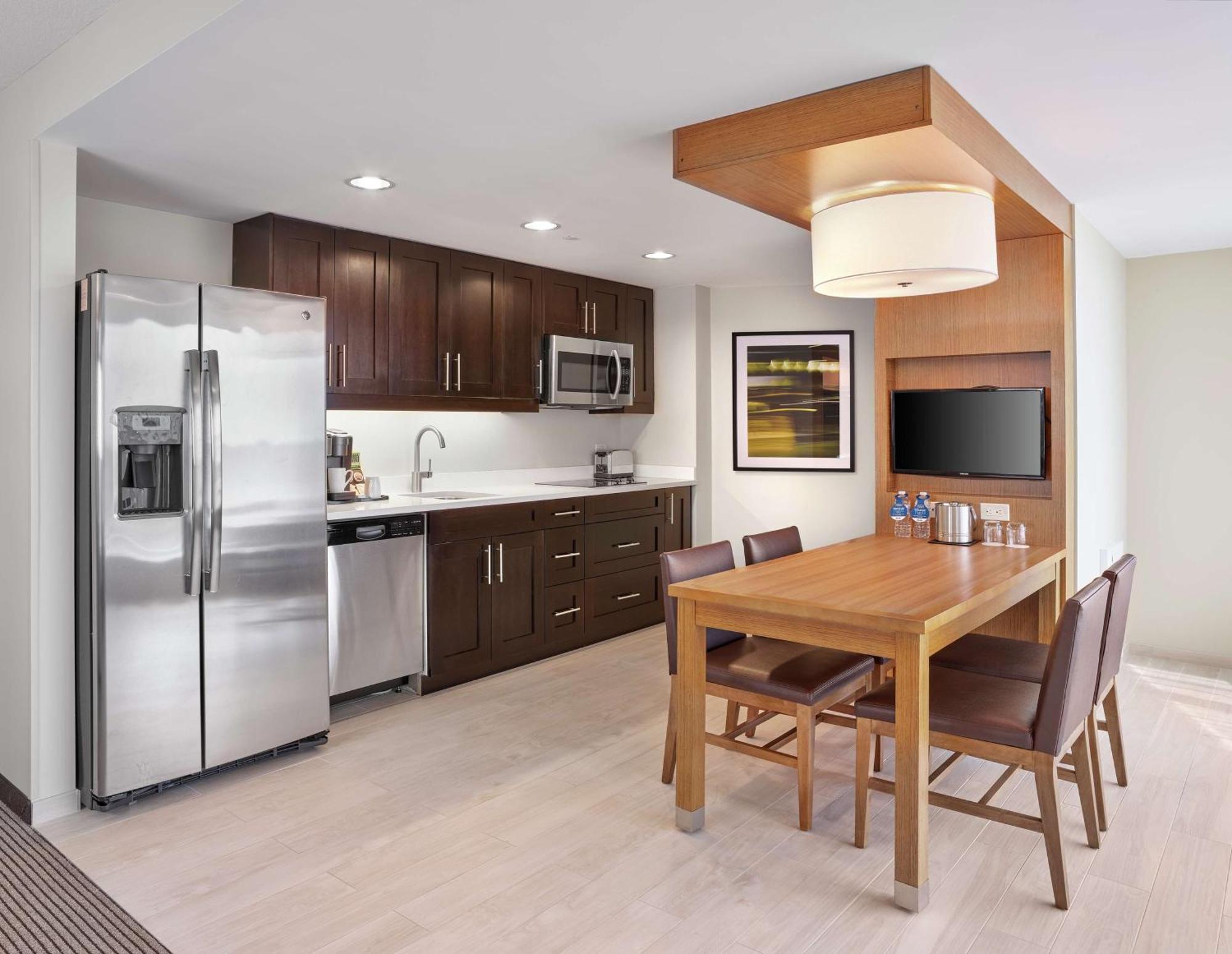 Doubletree By Hilton Edmonton Downtown Hotel Bagian luar foto