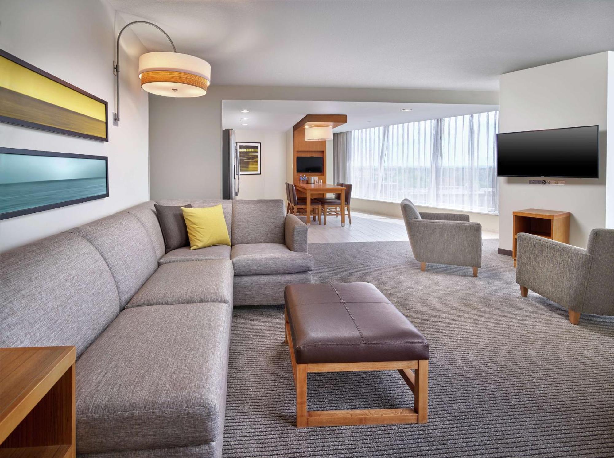 Doubletree By Hilton Edmonton Downtown Hotel Bagian luar foto