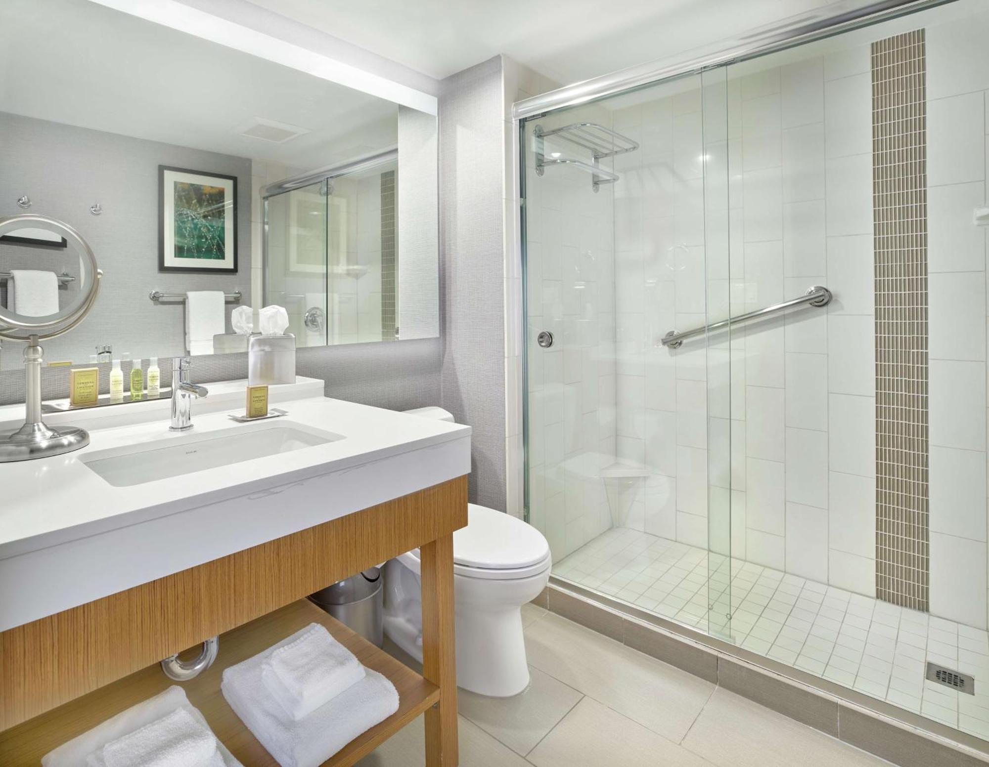 Doubletree By Hilton Edmonton Downtown Hotel Bagian luar foto
