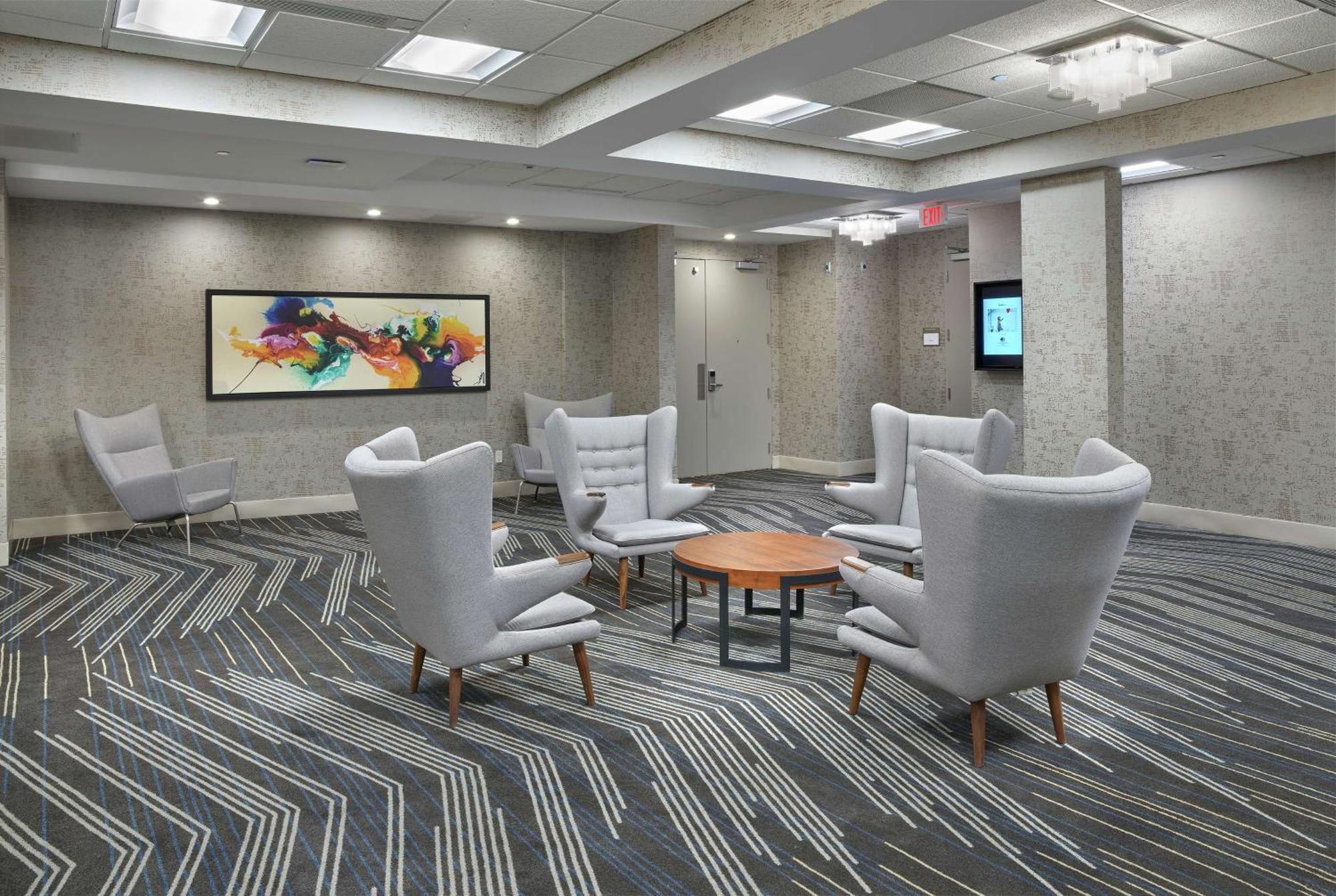 Doubletree By Hilton Edmonton Downtown Hotel Bagian luar foto