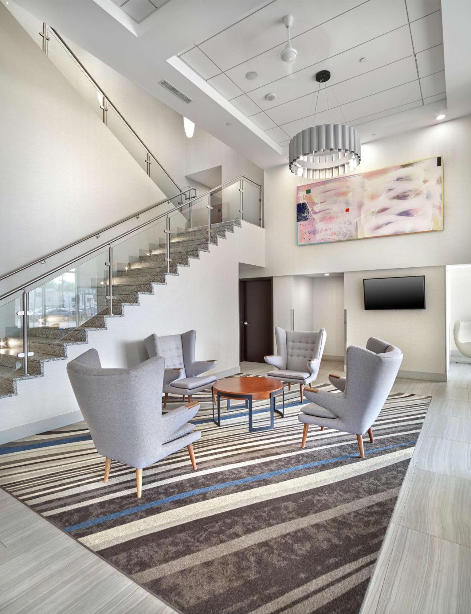 Doubletree By Hilton Edmonton Downtown Hotel Bagian luar foto