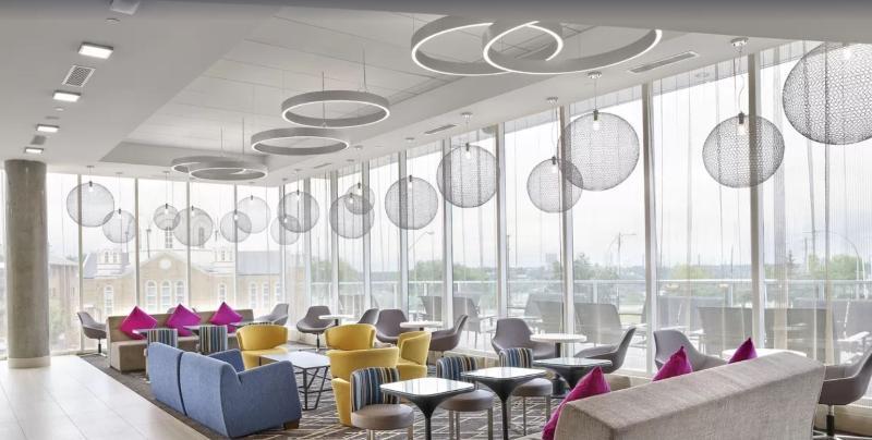 Doubletree By Hilton Edmonton Downtown Hotel Bagian luar foto