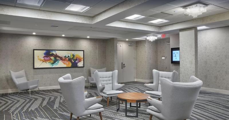 Doubletree By Hilton Edmonton Downtown Hotel Bagian luar foto