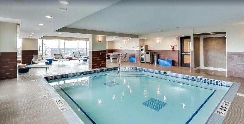 Doubletree By Hilton Edmonton Downtown Hotel Bagian luar foto