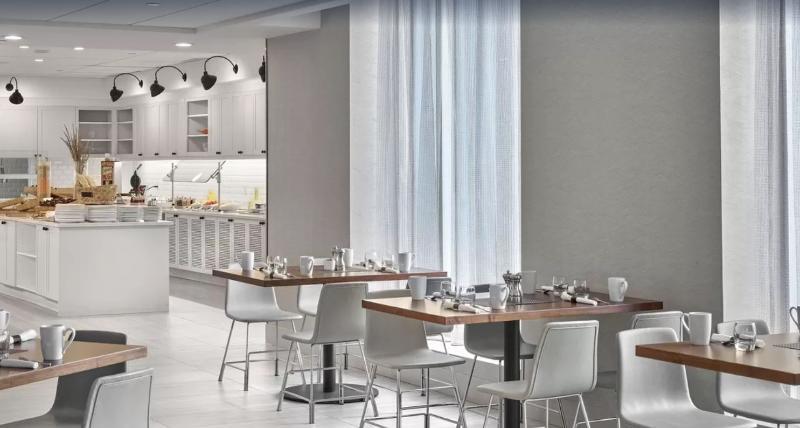 Doubletree By Hilton Edmonton Downtown Hotel Bagian luar foto
