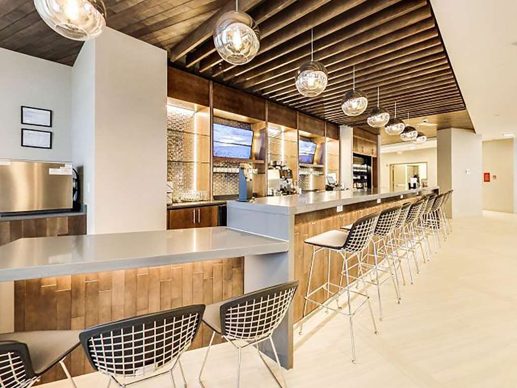 Doubletree By Hilton Edmonton Downtown Hotel Restoran foto